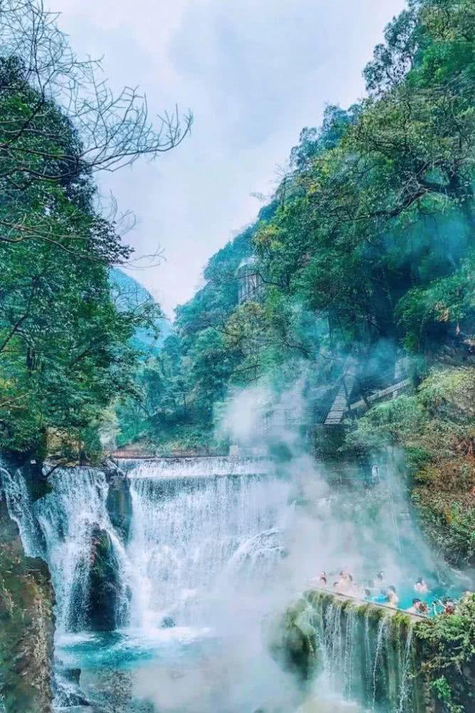 和自己的闺蜜一起生活到底有多开心？游戏画面